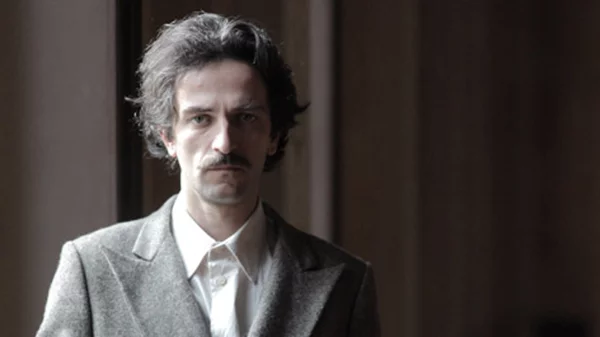 Οι δηλώσεις του Άρη Σερβετάλη για την αποχώρηση του από την παράσταση «Ρινόκερος»